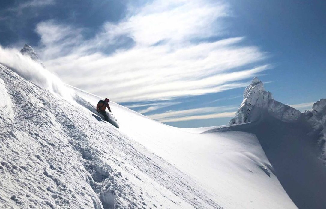 Backcountry skiing on Broken Top with Timberline Mountain Guides